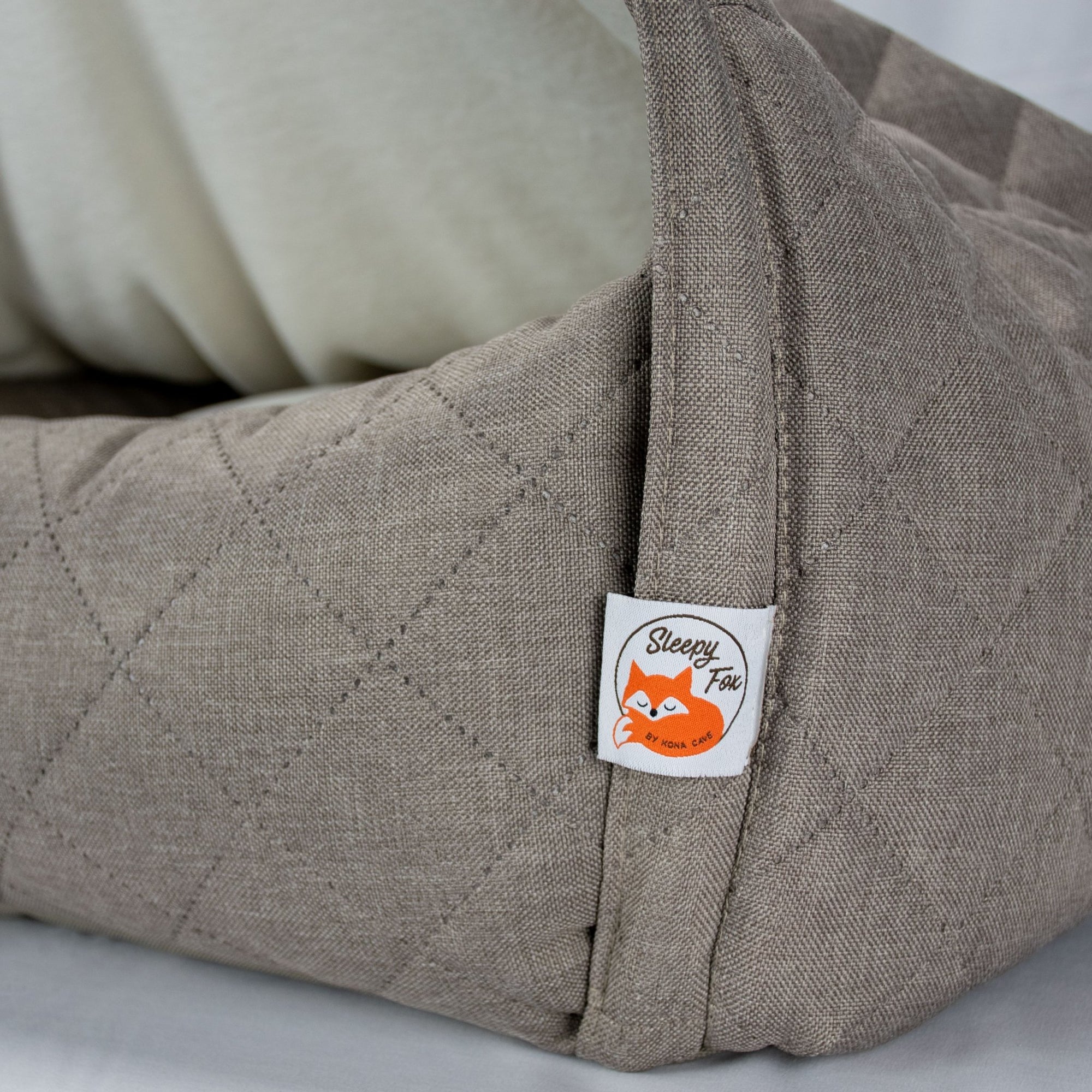 Sleepy Fox® luxury hundehöhle / katzenhöhle cave dog / cat bed. Highest quality. Luxury brand